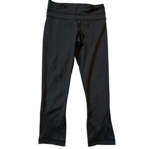 Lululemon Run: Inspire Crop II *Block-It Pocket
Black size 4